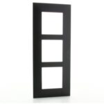 Valena Next plaque 3 postes vert entraxe 57mm noir (ref:741159)